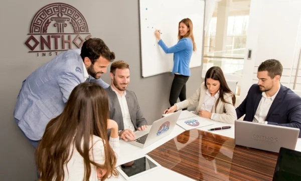 Capacitación empresarial en Onthos Institute
